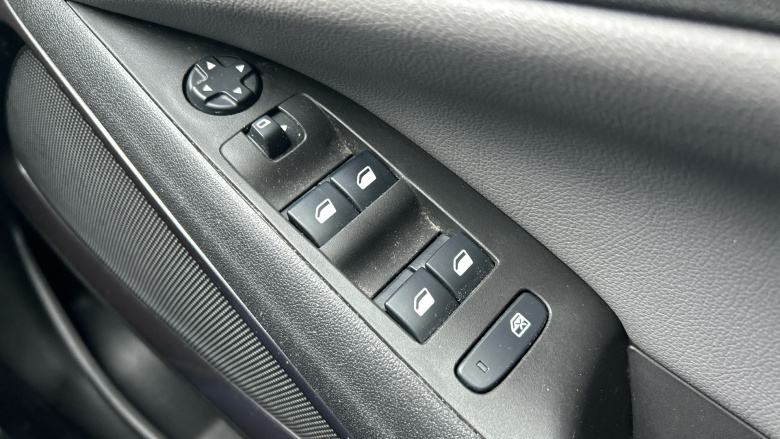 Vauxhall Crossland X 1.2 [83] Elite 5dr Petrol Hatchback